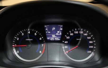 Hyundai Solaris II рестайлинг, 2011 год, 820 000 рублей, 18 фотография