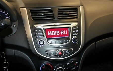 Hyundai Solaris II рестайлинг, 2011 год, 820 000 рублей, 19 фотография