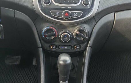 Hyundai Solaris II рестайлинг, 2011 год, 880 000 рублей, 13 фотография