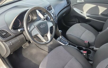 Hyundai Solaris II рестайлинг, 2011 год, 880 000 рублей, 15 фотография