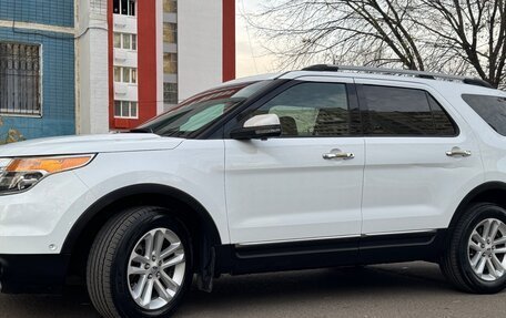 Ford Explorer V рестайлинг, 2013 год, 1 375 000 рублей, 2 фотография
