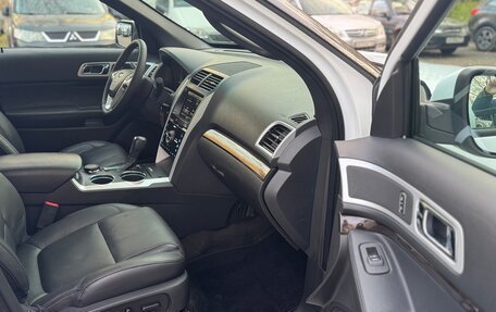 Ford Explorer V рестайлинг, 2013 год, 1 375 000 рублей, 28 фотография