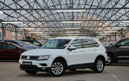 Volkswagen Tiguan II, 2018 год, 2 350 000 рублей, 1 фотография