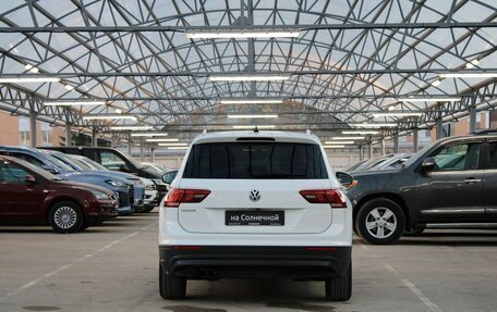 Volkswagen Tiguan II, 2018 год, 2 350 000 рублей, 4 фотография