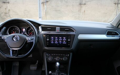 Volkswagen Tiguan II, 2018 год, 2 350 000 рублей, 9 фотография