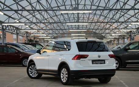 Volkswagen Tiguan II, 2018 год, 2 350 000 рублей, 3 фотография