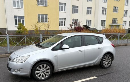 Opel Astra J, 2011 год, 550 000 рублей, 3 фотография