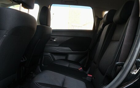 Mitsubishi Outlander III рестайлинг 3, 2018 год, 1 860 000 рублей, 8 фотография