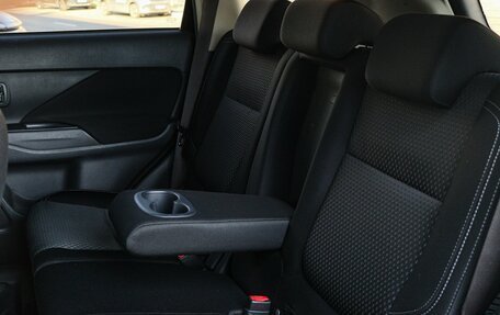 Mitsubishi Outlander III рестайлинг 3, 2018 год, 1 860 000 рублей, 9 фотография
