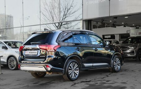 Mitsubishi Outlander III рестайлинг 3, 2018 год, 1 860 000 рублей, 4 фотография