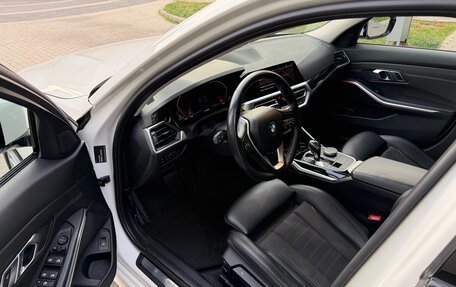 BMW 3 серия, 2019 год, 2 800 000 рублей, 12 фотография