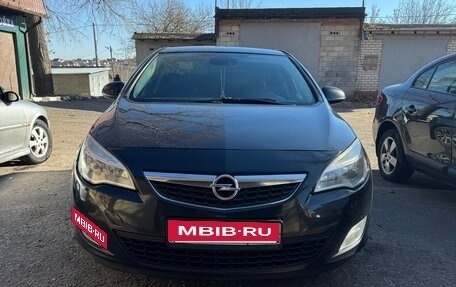 Opel Astra J, 2012 год, 650 000 рублей, 2 фотография