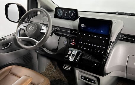 Hyundai Staria, 2021 год, 5 190 000 рублей, 16 фотография