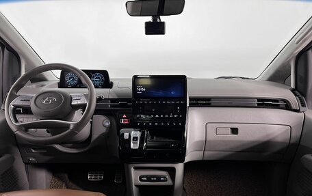 Hyundai Staria, 2021 год, 5 190 000 рублей, 17 фотография