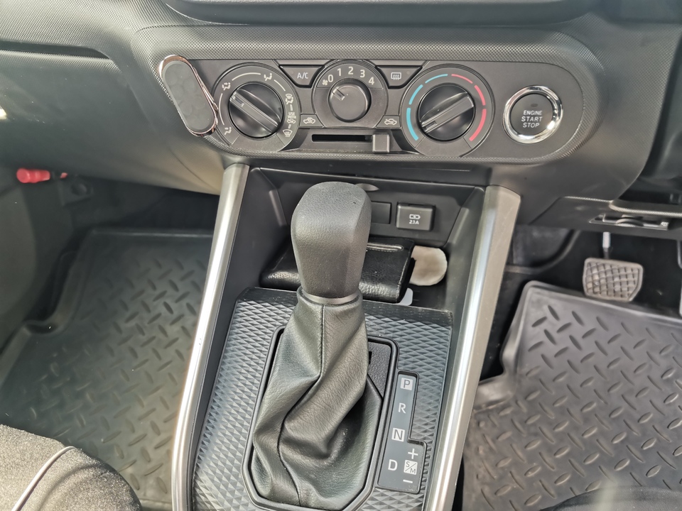 Toyota Raize I, 2023 год, 2 000 000 рублей, 15 фотография