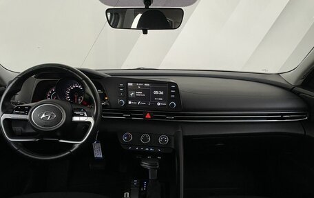 Hyundai Elantra, 2022 год, 1 988 000 рублей, 13 фотография