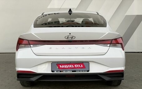 Hyundai Elantra, 2022 год, 1 988 000 рублей, 6 фотография