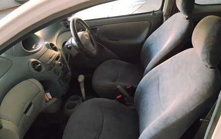 Toyota Vitz, 2001 год, 210 000 рублей, 3 фотография