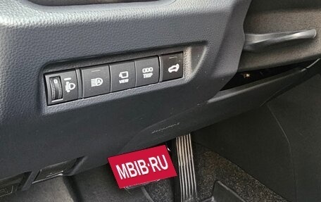Toyota RAV4, 2025 год, 3 850 000 рублей, 10 фотография