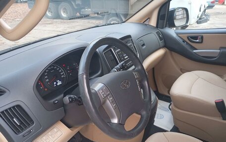 Hyundai H-1 II рестайлинг, 2021 год, 4 300 000 рублей, 6 фотография
