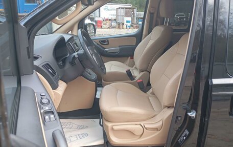 Hyundai H-1 II рестайлинг, 2021 год, 4 300 000 рублей, 8 фотография