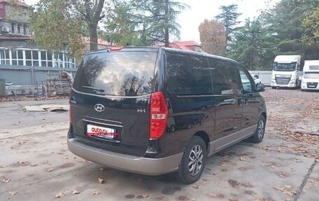 Hyundai H-1 II рестайлинг, 2021 год, 4 300 000 рублей, 3 фотография