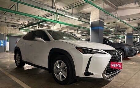 Lexus UX I, 2020 год, 3 050 000 рублей, 6 фотография