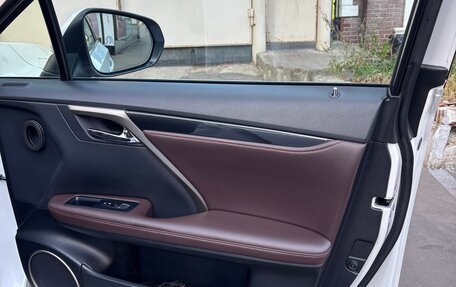 Lexus RX IV рестайлинг, 2019 год, 4 750 000 рублей, 19 фотография