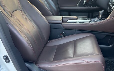 Lexus RX IV рестайлинг, 2019 год, 4 750 000 рублей, 20 фотография