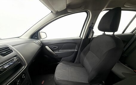 Renault Logan II, 2016 год, 380 000 рублей, 12 фотография