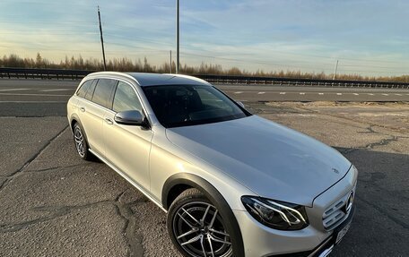 Mercedes-Benz E-Класс, 2017 год, 2 800 000 рублей, 10 фотография