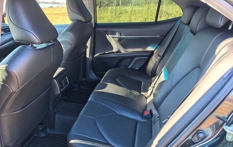 Toyota Camry, 2022 год, 3 500 000 рублей, 6 фотография