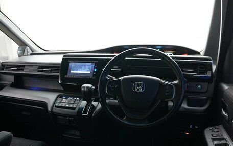 Honda Stepwgn IV рестайлинг, 2016 год, 1 990 046 рублей, 6 фотография