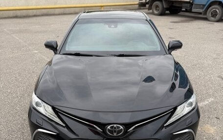 Toyota Camry, 2018 год, 2 490 000 рублей, 1 фотография