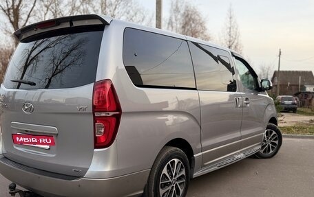 Hyundai Grand Starex Grand Starex I рестайлинг 2, 2020 год, 4 300 000 рублей, 6 фотография