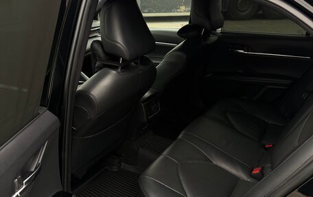 Toyota Camry, 2018 год, 2 490 000 рублей, 6 фотография