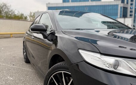 Toyota Camry, 2018 год, 2 490 000 рублей, 2 фотография