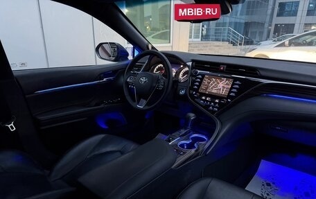 Toyota Camry, 2018 год, 2 490 000 рублей, 9 фотография