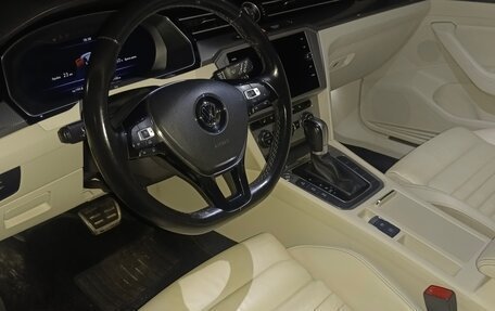 Volkswagen Passat B8 рестайлинг, 2017 год, 1 850 000 рублей, 5 фотография
