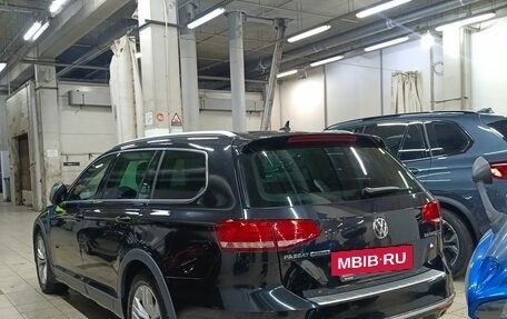 Volkswagen Passat B8 рестайлинг, 2017 год, 1 850 000 рублей, 4 фотография