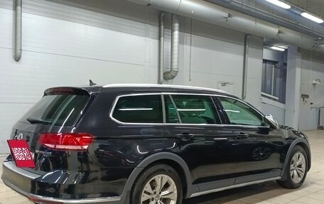 Volkswagen Passat B8 рестайлинг, 2017 год, 1 850 000 рублей, 3 фотография