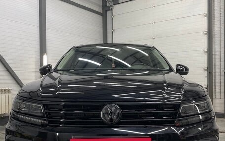 Volkswagen Tiguan II, 2020 год, 3 800 000 рублей, 2 фотография