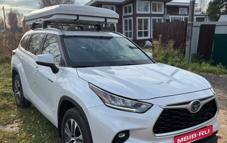 Toyota Highlander, 2022 год, 4 800 000 рублей, 2 фотография