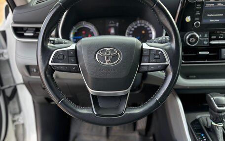 Toyota Highlander, 2022 год, 4 800 000 рублей, 5 фотография