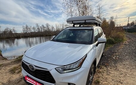 Toyota Highlander, 2022 год, 4 800 000 рублей, 9 фотография