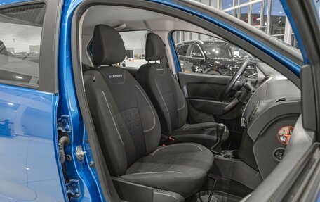 Renault Logan II, 2018 год, 890 000 рублей, 8 фотография