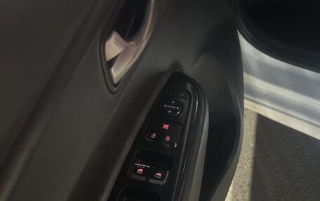 KIA Rio IV, 2019 год, 980 000 рублей, 8 фотография