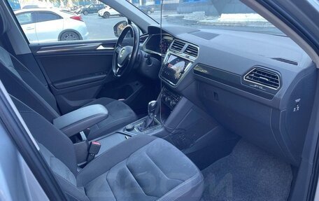 Volkswagen Tiguan II, 2018 год, 3 050 000 рублей, 4 фотография