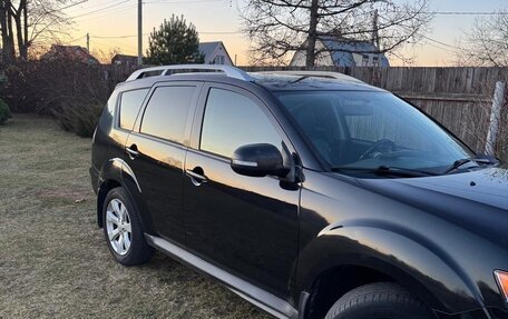 Mitsubishi Outlander III рестайлинг 3, 2010 год, 990 000 рублей, 2 фотография