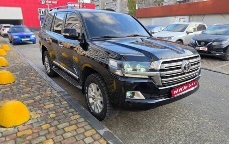 Toyota Land Cruiser 200, 2016 год, 3 900 000 рублей, 7 фотография